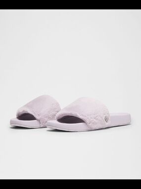 lululemon athletica Restfeel Faux Fur slide